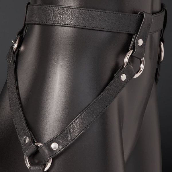 Photo Détail Coté Packshot Harrnais Cuir de Vachette Noir Sangles Boucles et Anneaux Argentés
