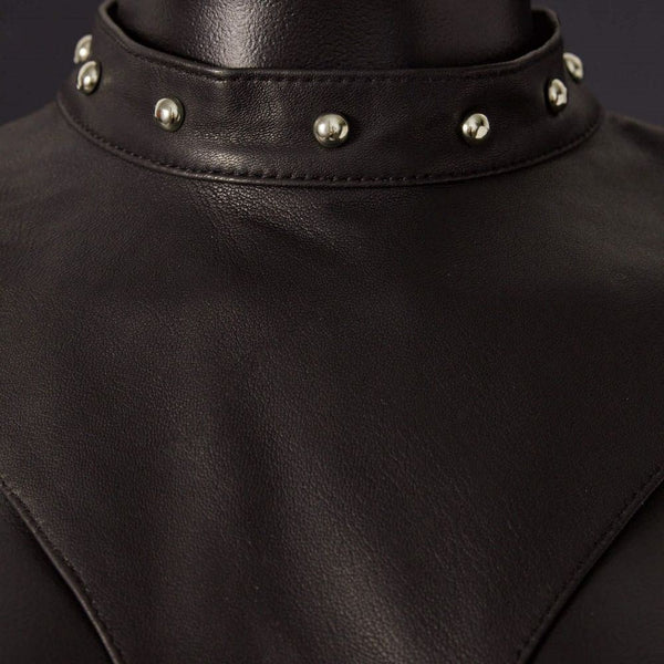 Photo Mannequin Body Ouvert en Cuir Mouton Noir Détail sur Col Cuir Noir avec Clou