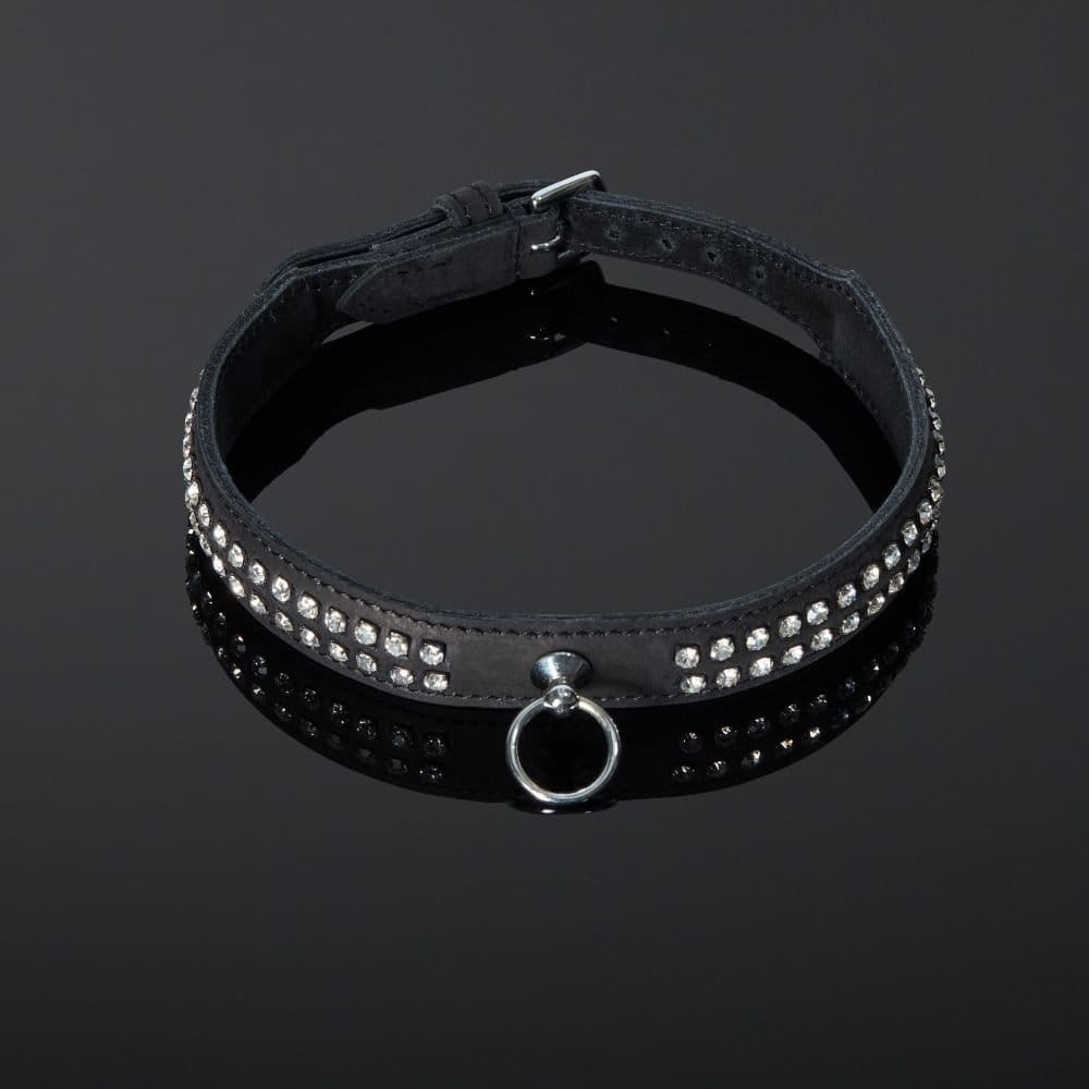 Packshot Chocker Bondage Cuir Nubuck Noir avec Cristaux et Anneau Métal
