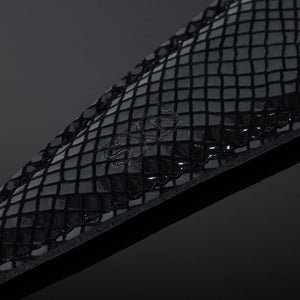 Packshot Collier Bondage Cuir Embossé Vachette Noir Serpens Brillant et O-Ring en Métal