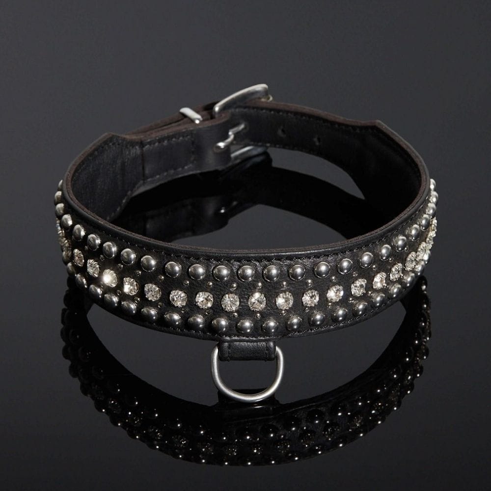 Packshot Collier Bondage en Cuir Nubuck Noir et Cristaux et Petit Anneau en Métal