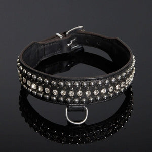 Packshot Collier Bondage en Cuir Nubuck Noir et Cristaux et Petit Anneau en Métal