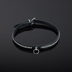 Photo Packshot Collier Bondage Cuir Nubuck Noir et Cristaux en Rhinestones et Anneau