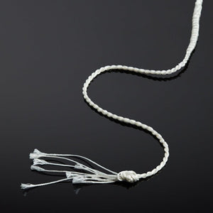 Packshot Détail Fouet en Cuir Effet Serpent Blanc