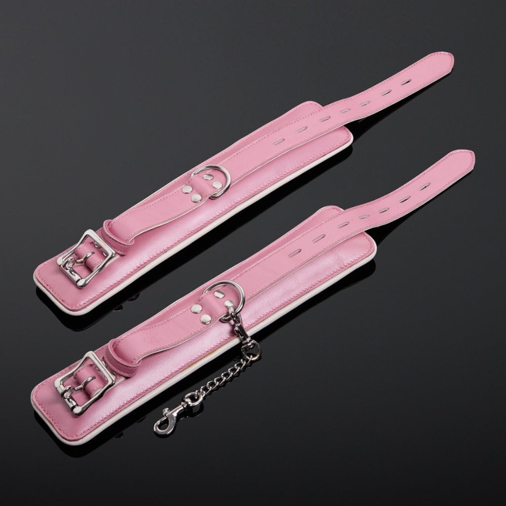 Menottes Poignets en Cuir de Vachette Bicolore Rose Extérieur Blanc Intérieur attaches reliées par une chaîne Argenté double mousqueton en métal Argenté et fermeture à boucle réglable