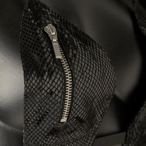 Corset en Cuir d’agneau noir effet Serpent et Elastique Satiné Détail sur Fermeture Éclair Argentée Poitrine