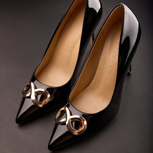 Escarpins CENTOVENTI IINFYNII à talons aiguilles avec détail métallique bijou, chaussures femme noires au design graphique, sélection Brigade Mondaine Paris