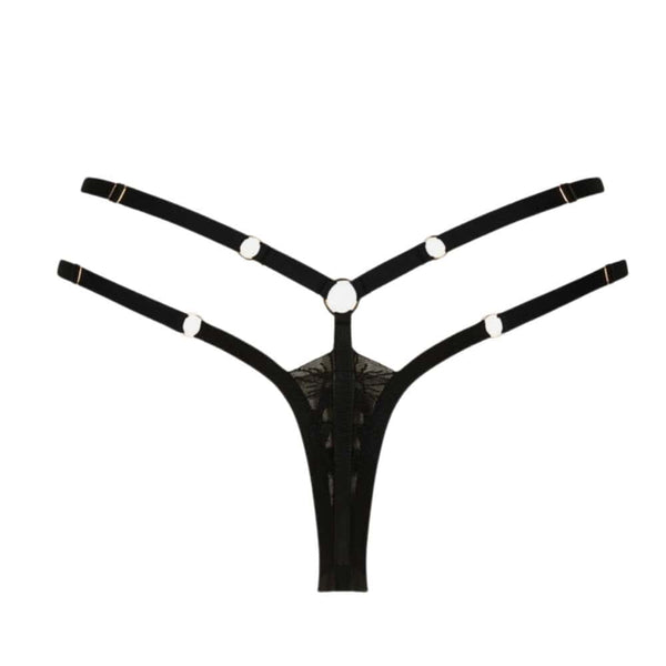 Set Soutien-Gorge, String et Porte-Jarretelles Fallon CATANZARO en dentelle noire et lanières ajustables, porté avec bas, sélection Brigade Mondaine.