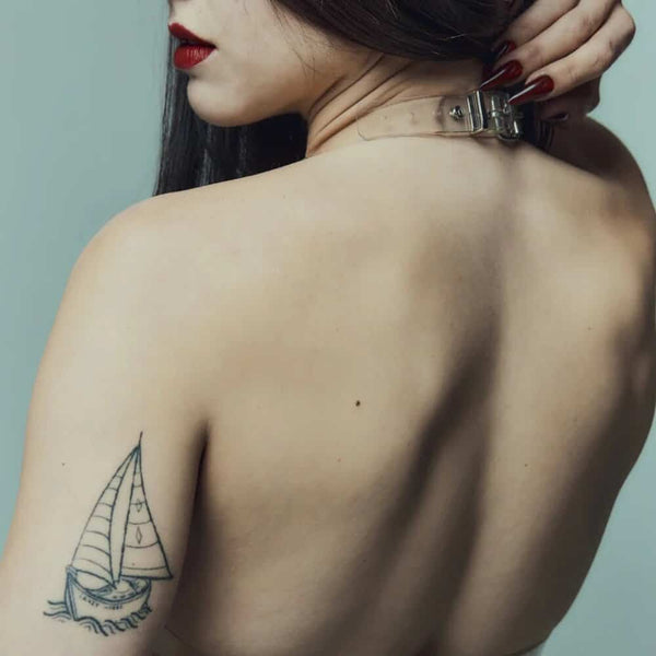 Soutien-gorge invisible transparent avec détails décoratifs et effet seconde peau