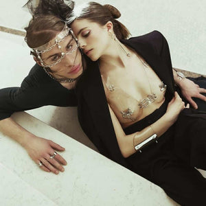 Soutien-gorge invisible transparent avec détails décoratifs et effet seconde peau