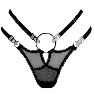String Selene en tulle croisé avec élastique picot, anneaux argentés, côtés réglables et attaches porte-jarretelles. Silhouette légère et graphique. LETHE Intimates.