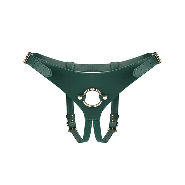 Strap-On en cuir Mossy Chic LIEBE SEELE avec harnais ajustable, boucles métalliques et finitions soignées, présenté à plat sur fond blanc en vue produit détaillée