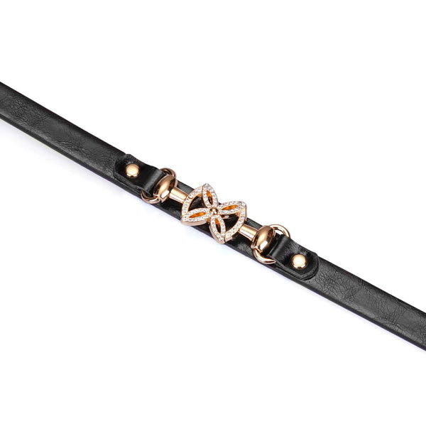 Choker Ajustable en simili cuir noir brillant nœud central en métal doré strass décoratifs