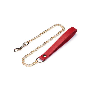Set Collier Crimson Desire LIEBE SEELE en cuir rouge avec collier ajustable, laisse amovible et chaîne métallique dorée, présenté sur fond blanc en vue produit détaillée