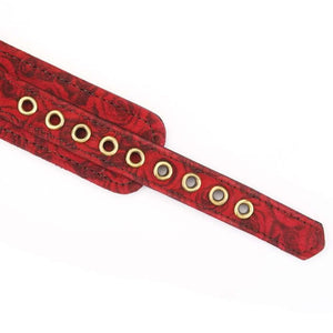Set collier et laisse Kinbaku Ukiyo-e en cuir suédé d'agneau, élégant et fonctionnel. Confort supérieur et résistance. Fusion entre l’art traditionnel japonais et les jeux BDSM modernes.