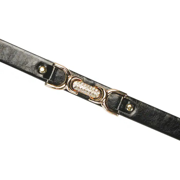 Collier Ras du Cou noir avec strass et doubles C dorés LIEBE SEELE. Confectionné en simili cuir, 7 réglages pour un ajustement parfait. Accessoire chic et provocant pour le puppy play ou une tenue fétichiste.