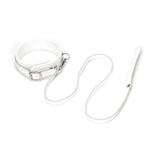 Packshot Collier et Laisse en Cuir Blanc avec Détail Argenté