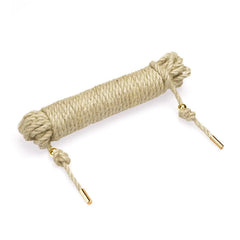 Cordage LIEBE SEELE en jute beige chanvre pour shibari. 10 mètres de longueur, 6 mm de diamètre. Idéal pour créer des nœuds et motifs visuellement saisissants. Haute qualité pour une expérience sensorielle unique.