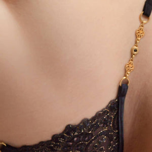String ouvert, black sensation