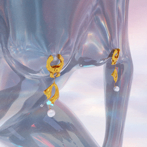 GIF des moist Eyes Pearl Nipple Clamps / pinces tétons, portés par une femme à la peau d’eau bleu holographique à genoux qui bouge