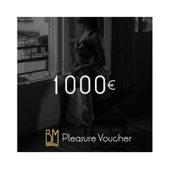 Visuel de la carte cadeau d'un montant de 1000€. Un fessier portant un set bordelle est en arrière plan.