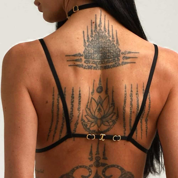 Soutien-gorge Noir en Résille Ouvert Élastique en polyamide recyclé, composants en Zamac plaqué or 18 carats teintures non toxiques à base de pigments végétaux Kemtex.