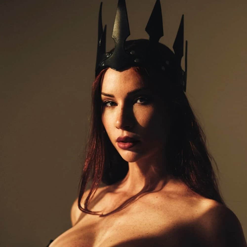 RE:STRICT - Black Leather Crown