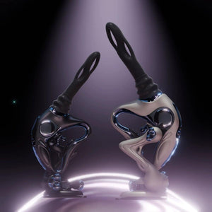 Sex machine UPKO en silicone et métal poli au design sculptural présentée en deux finitions Brigade Mondaine Paris