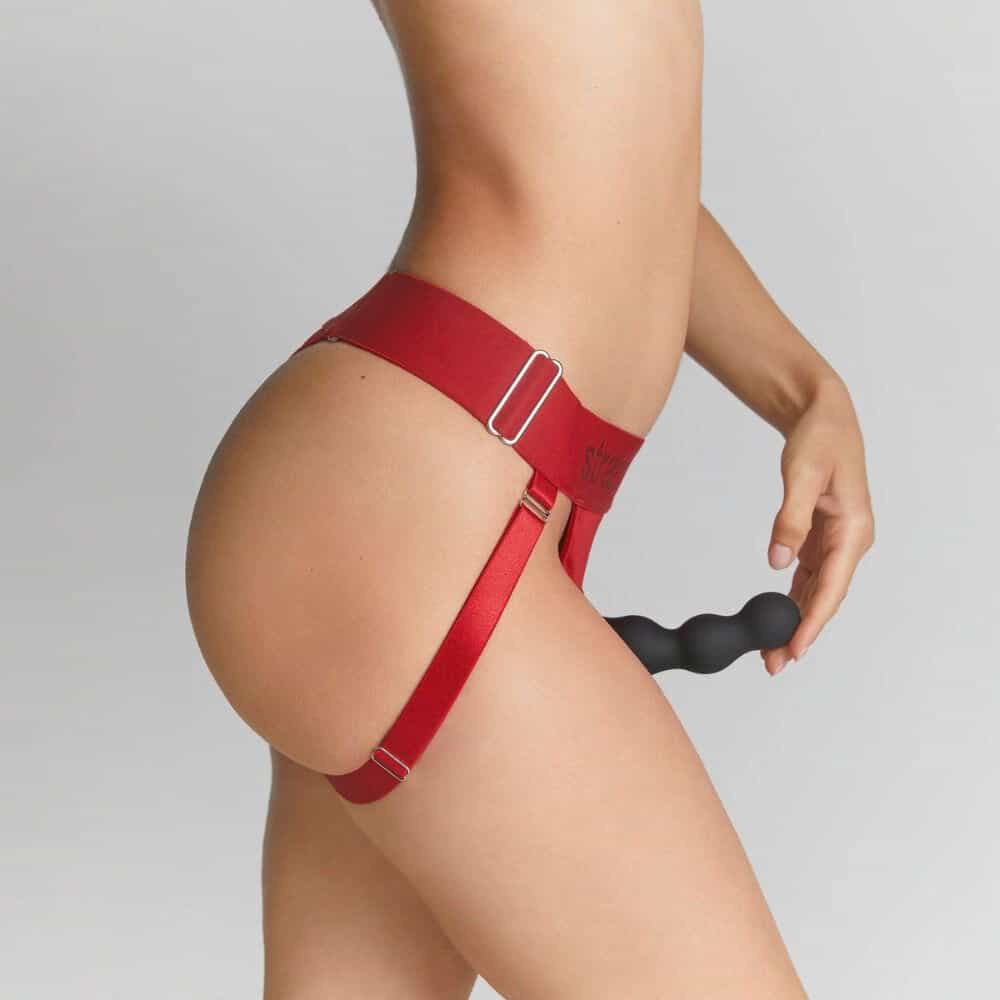 Harnais Seconde Peau Strap-On Souple Rouge en Microfibre nylon et Élasthanne Compatible avec tous les dildos & strap-on Strap-on-me et Sangle adaptable