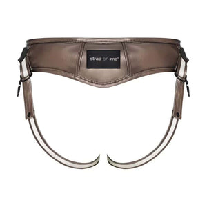 Le Harnais Strap-On-Me Desirous en bronze, avec ses sangles ajustables, offre un ajustement parfait et un confort optimal. Son design élégant et sa couleur cuivre captivante ajoutent une touche de sensualité à vos moments intimes. Compatible avec les Dildos Strap-On-Me à mémoire de forme, il permet une exploration du plaisir tout en garantissant une expérience agréable et sécurisée.