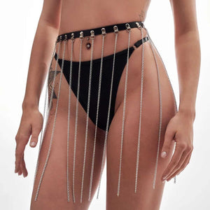 Harnais de taille en cuir noir avec chaînes longues métalliques tombantes, style lingerie sexy