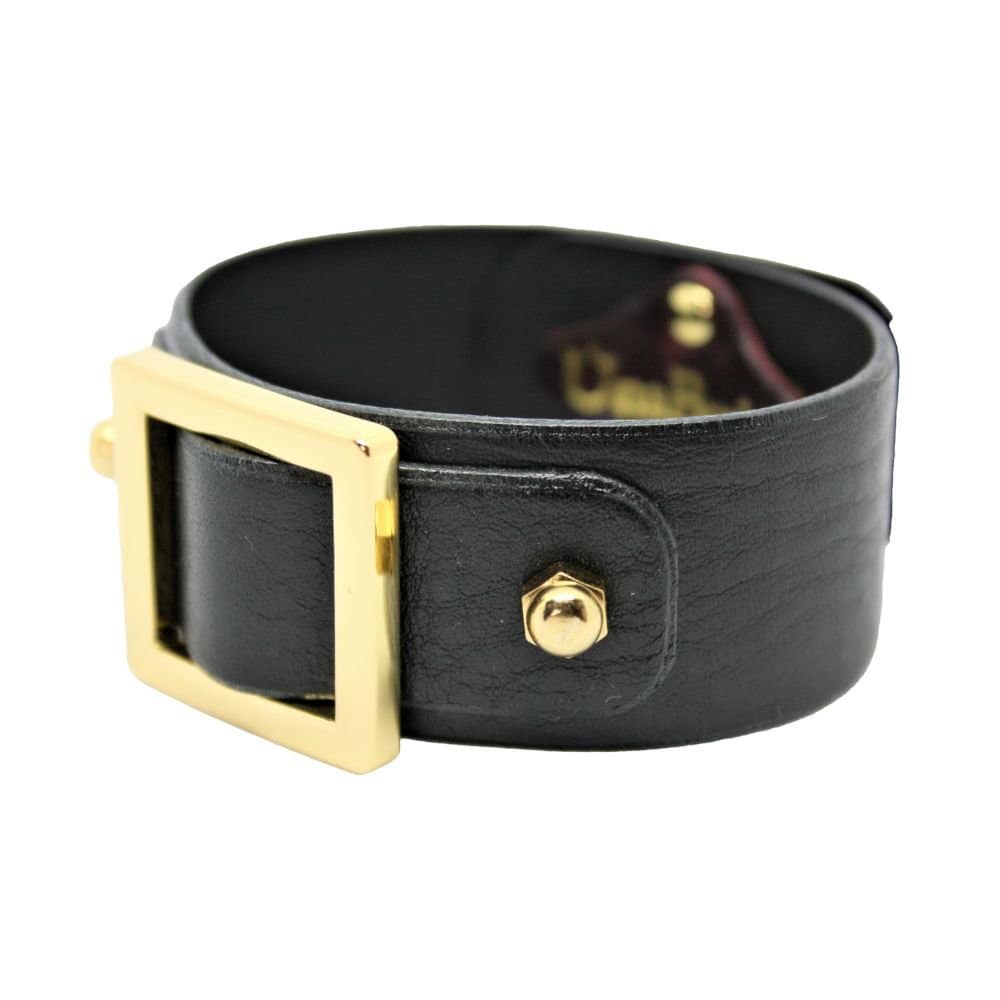 Packshot sur fond blanc du bracelet square slide stacking.
