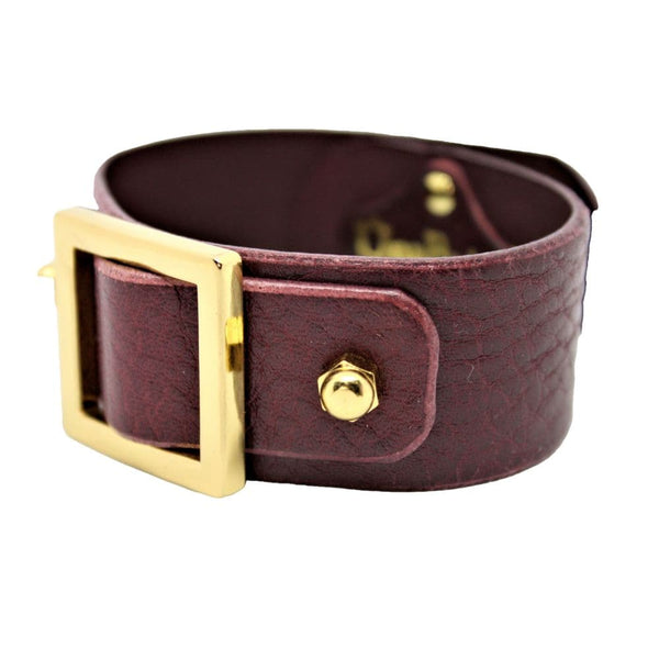 Packshot sur fond blanc du bracelet square slide stacking.