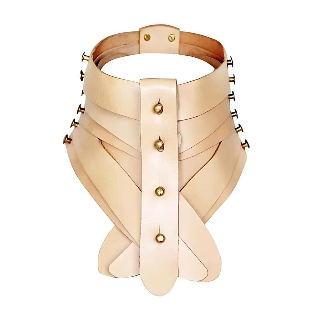 Packshot sur fond blanc du collier Posture de Una Burke en cuir crème de face.