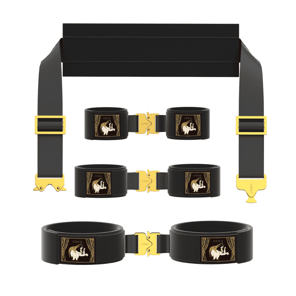 Les menottes, chevilles et cuisses peuvent s’interconnecter de multiples façons. Associez-les à la sangle de liaison au cou pour intensifier la contrainte et explorer des configurations inédites. Grâce au double verrouillage sécurisé, chaque position reste stable et contrôlée, garantissant une expérience fluide et sans interruption.