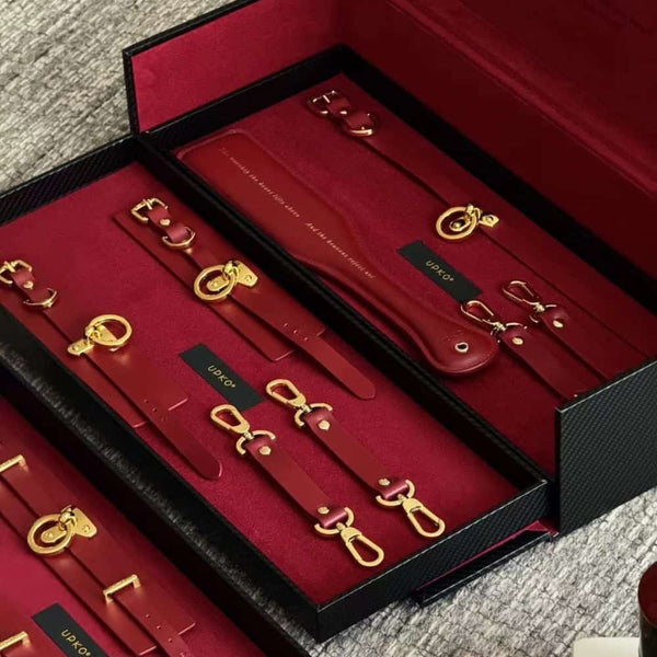 Photo d'une Malle couleur Noir d'Accessoires de Bondage Couleur Rouge