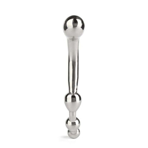 Wand Multi-Stim en acier inoxydable poli, forme incurvée avec extrémités sphériques, présenté sur fond blanc, sélection Brigade Mondaine Paris.