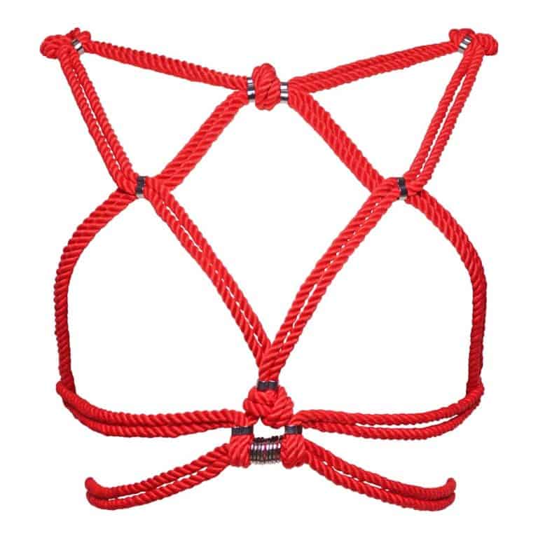 Harnais rouge en corde shibari bondage nouée autour des sein et dos nu Figure of A chez Brigade Mondaine