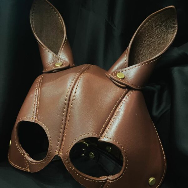 Maske aus Rindsleder mit Pferdeohren