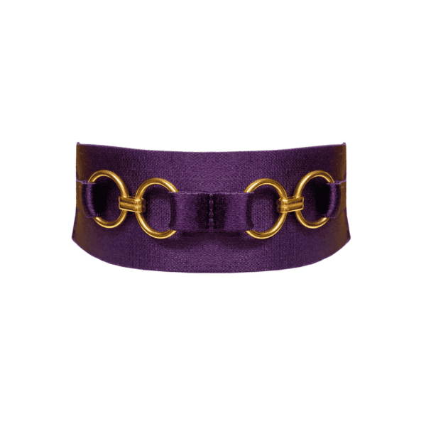 Violette und goldene Halskette aus der Retta-Kollektion Bordelle.