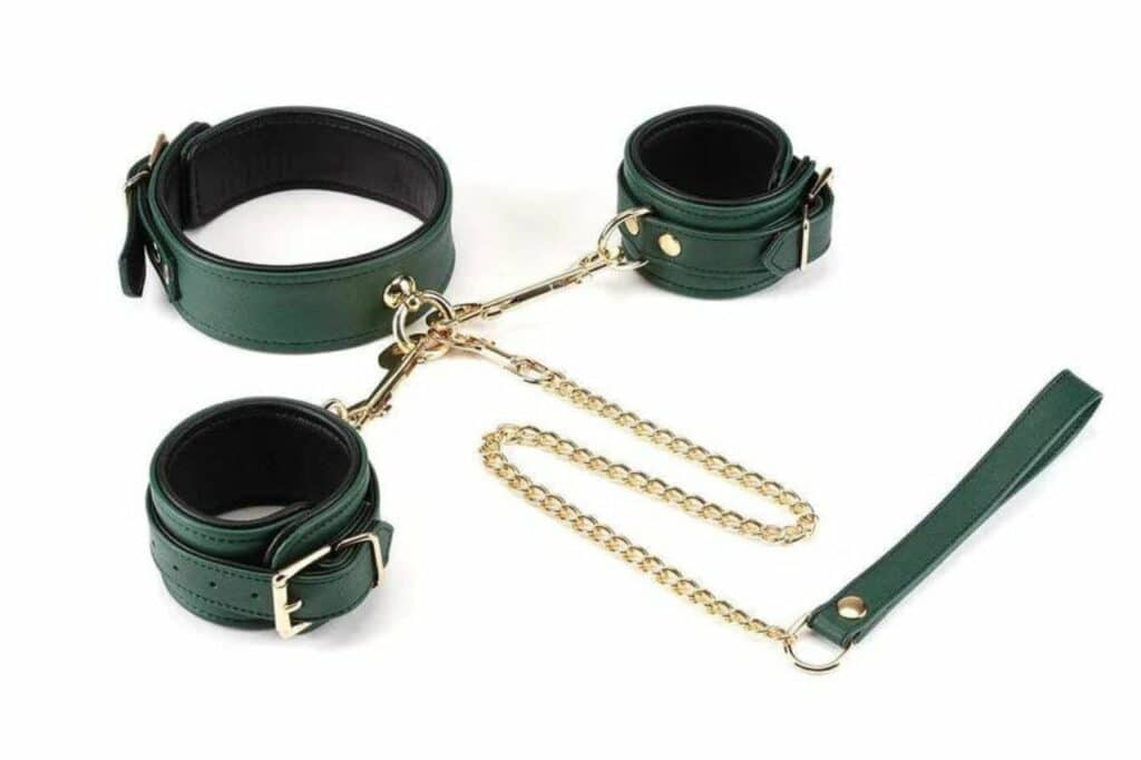 Packshot of a Green Leather Ring Collar, Handcuffs and Leash with Chain Set