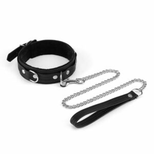 Packshot Halsband aus schwarzem Leder mit silbernen Ringen und Leine aus schwarzem Leder mit silberner Kette