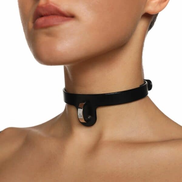 Woman Wearing A Full Grain Leather Bondage Necklace With Nickel-Plated Hardware