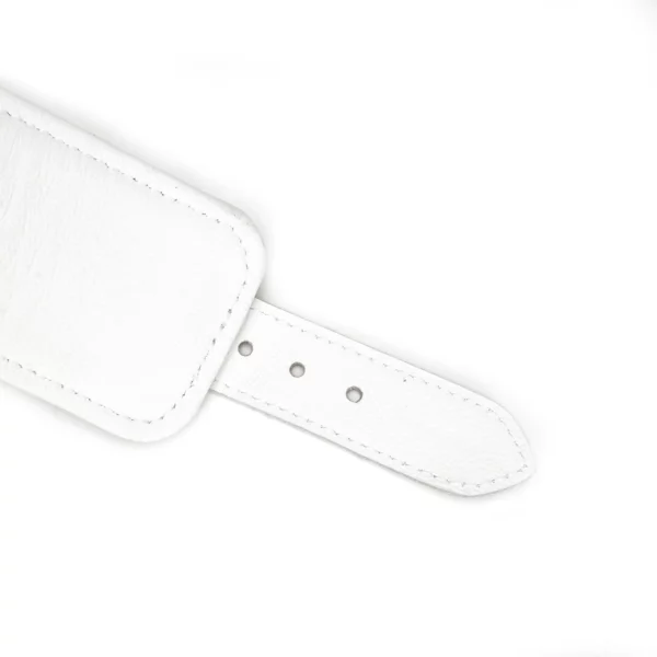 Packshot Leather Handcuffs White Zoom Detail on Fastening Strap