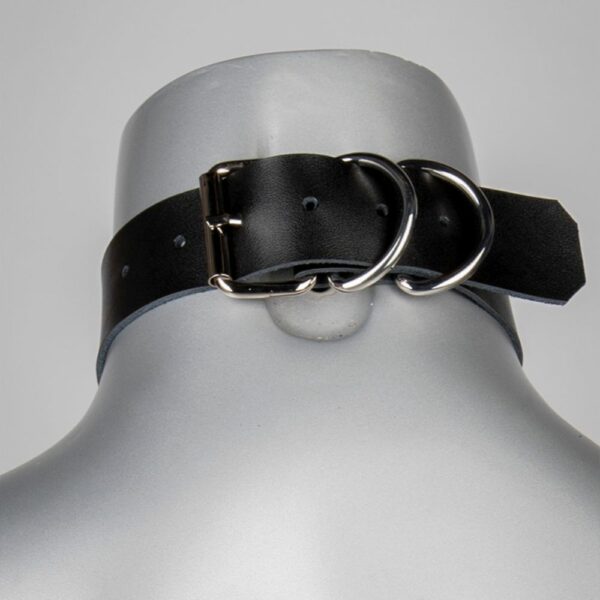 Packshot Back View Collar BDSM de cuero negro