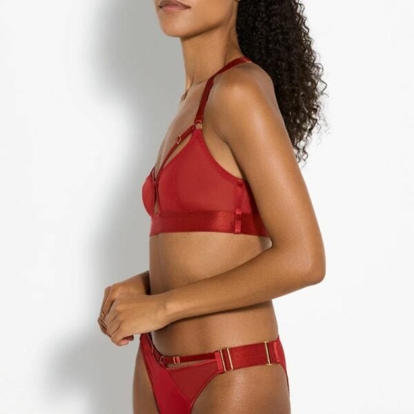 Soutien-Gorge Rouge Brulé et String Soie Rouge avec Détails Dorés